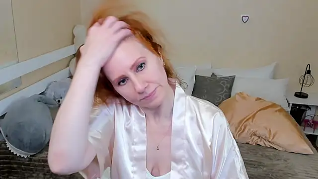 FoxySophia online show from January 21, 2:05 pm