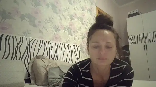 LindaStarS online show from October 18, 6:19 pm