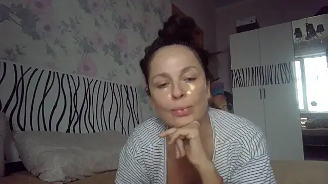 LindaStarS online show from November 4, 5:28 am