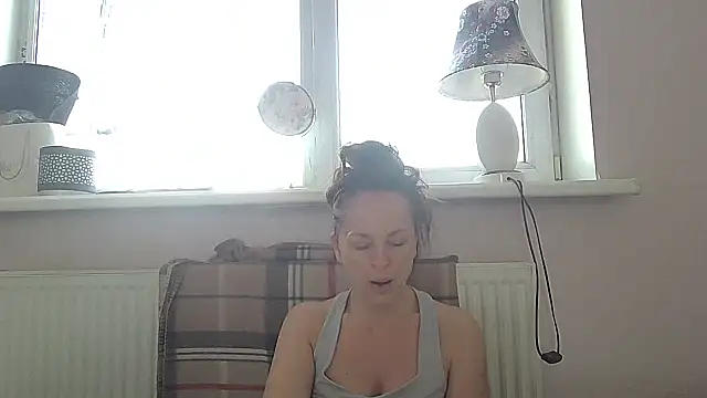 LindaStarS online show from March 15, 6:30 am