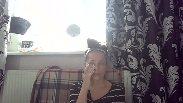 LindaStarS online show from April 16, 5:19 am