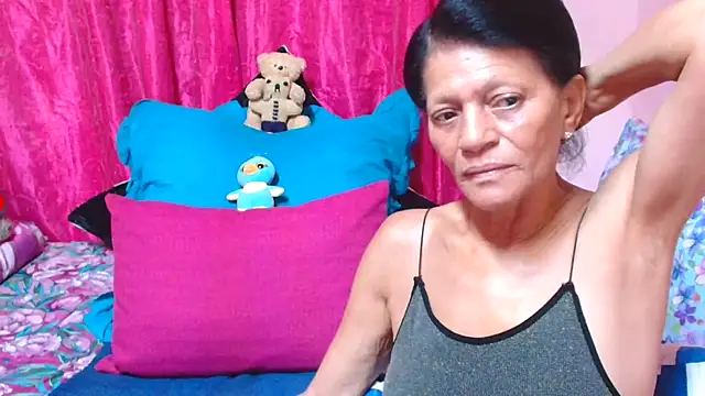 SLUTTYROXY online show from January 7, 6:43 pm