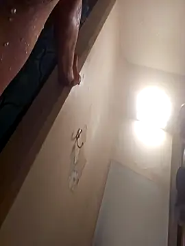 Snapshot of UncutHammer69 chatting on November 3, 8:48 am UncutHammer69 online show from November 3, 8:48 am