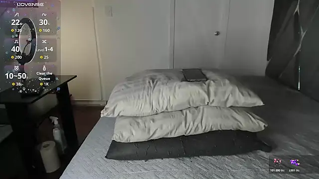 moonsweet1 online show from April 12, 11:37 am