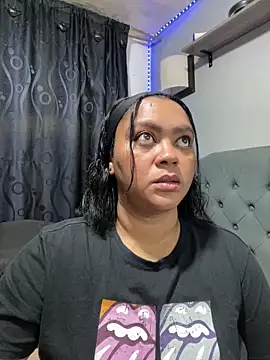 yanza2002 online show from December 3, 11:14 pm