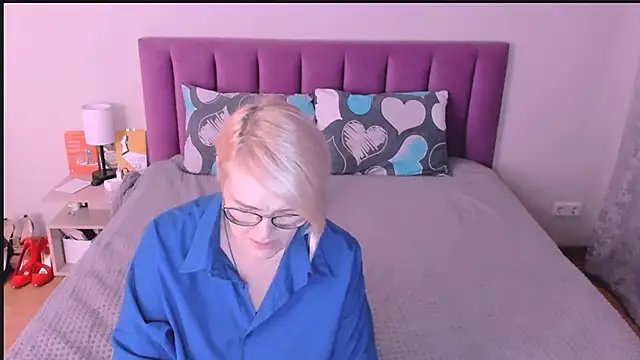 sabrinamacmarren online show from October 21, 2:40 pm