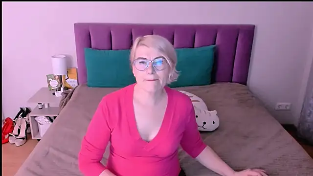 sabrinamacmarren online show from November 7, 4:29 pm