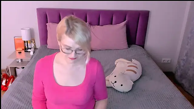 sabrinamacmarren online show from November 19, 6:41 pm