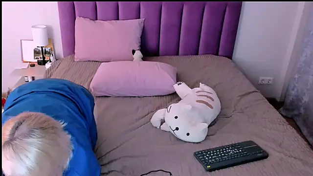 sabrinamacmarren online show from November 24, 9:58 pm