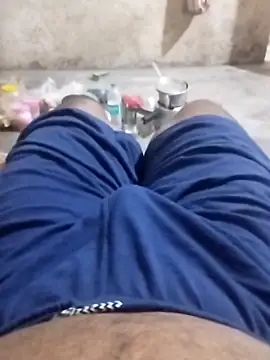 Snapshot of bigh96dik chatting on June 13, 4:05 pm bigh96dik online show from June 13, 4:05 pm