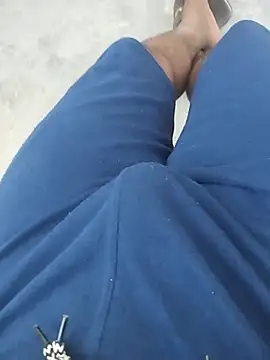 Snapshot of bigh96dik chatting on June 14, 3:30 am bigh96dik online show from June 14, 3:30 am