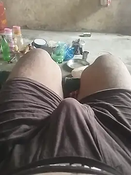 Snapshot of bigh96dik chatting on July 4, 7:47 am bigh96dik online show from July 4, 7:47 am