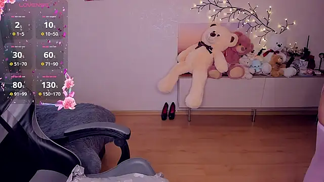 MiaSilkX online show from December 4, 10:46 am