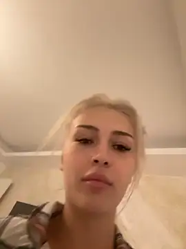 Snapshot of lissababe1 chatting on November 3, 9:59 pm lissababe1 online show from November 3, 9:59 pm