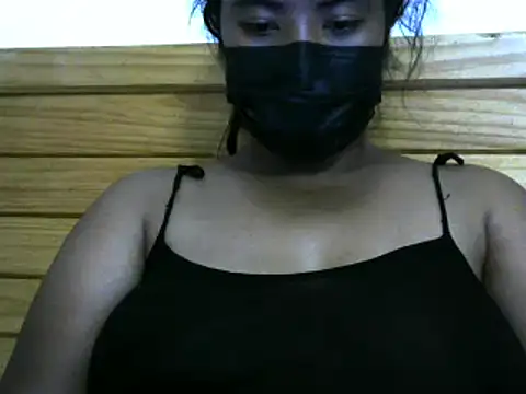 Snapshot of Artinah22 chatting on January 13, 7:21 pm Artinah22 online show from January 13, 7:21 pm