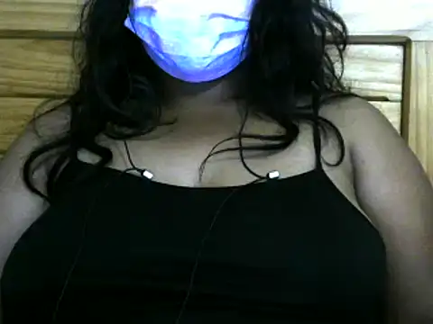 Snapshot of Artinah22 chatting on January 14, 7:32 pm Artinah22 online show from January 14, 7:32 pm