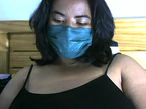Snapshot of Artinah22 chatting on September 14, 5:34 pm Artinah22 online show from September 14, 5:34 pm