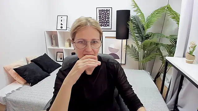 Paris Cherry online show from October 14, 9:26 pm