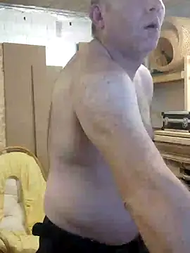 Snapshot of IronedTitan chatting on December 11, 12:02 am IronedTitan online show from December 11, 12:02 am