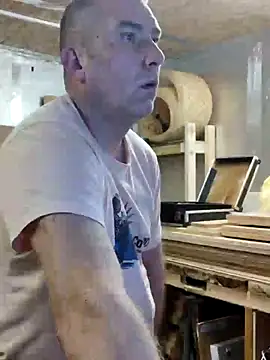 Snapshot of IronedTitan chatting on December 12, 6:25 am IronedTitan online show from December 12, 6:25 am