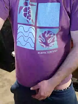 Snapshot of IronedTitan chatting on December 22, 9:00 am IronedTitan online show from December 22, 9:00 am