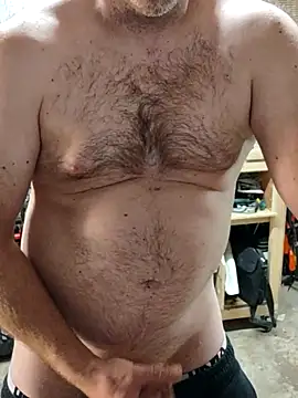 Snapshot of IronedTitan chatting on November 30, 1:20 am IronedTitan online show from November 30, 1:20 am