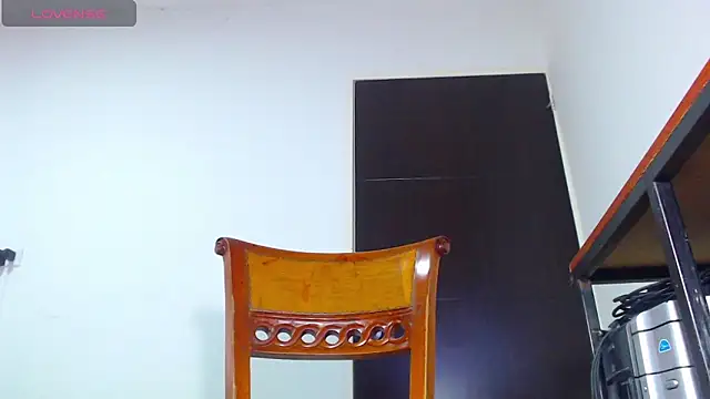 ashelymalefica online show from May 22, 7:52 pm