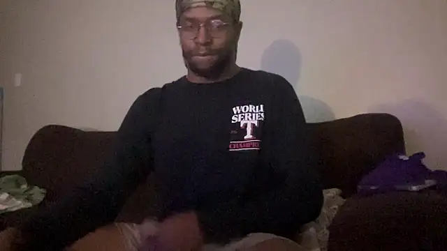 Snapshot of daloyhasabigdick chatting on February 24, 9:40 am daloyhasabigdick online show from February 24, 9:40 am