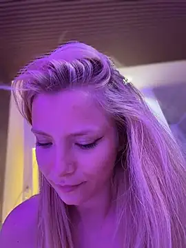 Snapshot of AnastasiaAniess chatting on April 30, 8:57 pm AnastasiaAniess online show from April 30, 8:57 pm