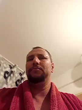 Snapshot of Miki20677 chatting on December 11, 5:26 pm Miki20677 online show from December 11, 5:26 pm