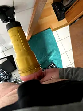 Snapshot of Bong_Geek-420 chatting on October 26, 12:00 pm Bong Geek-420 online show from October 26, 12:00 pm