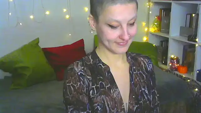 Snapshot of MartaBounty chatting on October 24, 11:34 pm MartaBounty online show from October 24, 11:34 pm