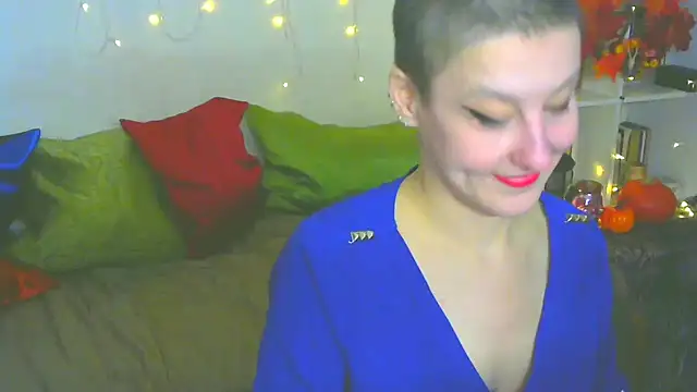 Snapshot of MartaBounty chatting on October 31, 10:11 pm MartaBounty online show from October 31, 10:11 pm