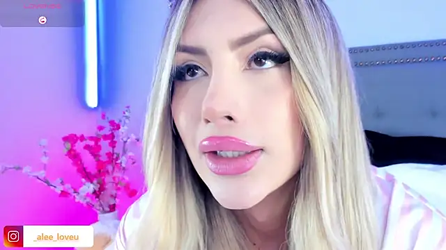 ale lovee online show from October 17, 1:09 am