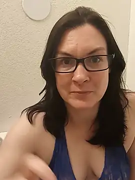 Snapshot of DesreRose chatting on June 25, 10:58 pm DesreRose online show from June 25, 10:58 pm