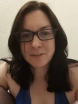 Snapshot of DesreRose chatting on July 13, 12:57 am DesreRose online show from July 13, 12:57 am