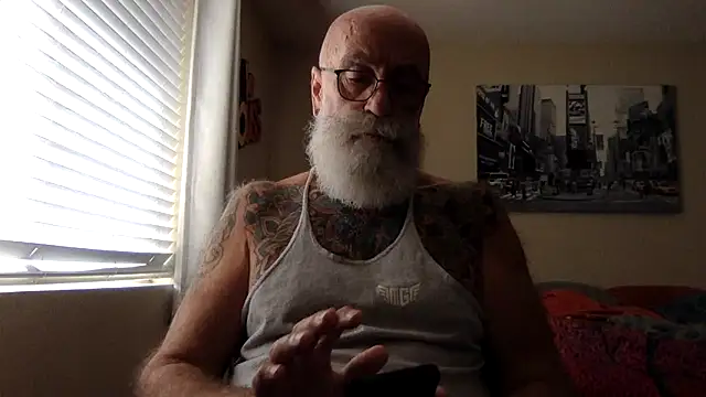 IamReadyxh online show from April 16, 4:19 pm