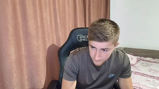 Todhorny9873 online show from February 19, 6:33 am