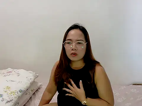 BURBERRY69 online show from June 26, 7:46 am