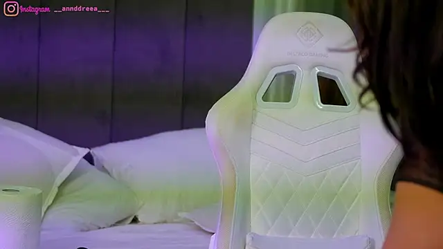 Snapshot of perfectt33n chatting on October 25, 5:08 pm perfectt33n online show from October 25, 5:08 pm