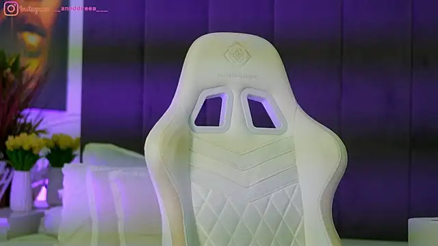 Snapshot of perfectt33n chatting on November 21, 5:44 pm perfectt33n online show from November 21, 5:44 pm