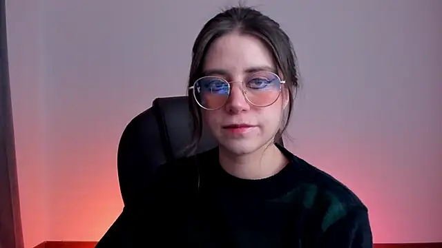 HazelKush online show from November 18, 9:52 pm