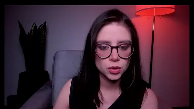 HazelKush online show from April 3, 8:18 pm