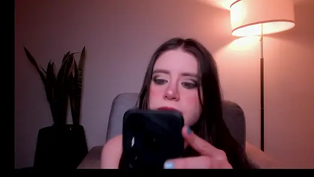Snapshot of HazelKush chatting on May 20, 11:11 pm HazelKush online show from May 20, 11:11 pm
