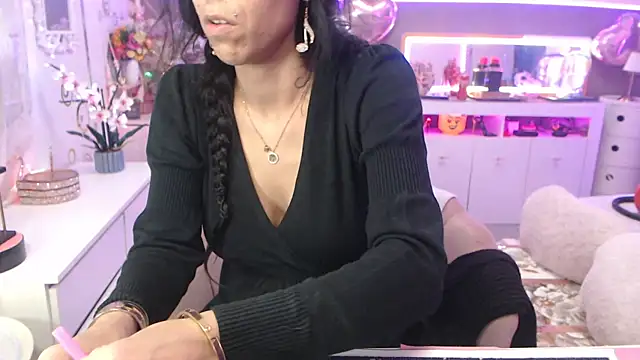misscectito13 online show from February 23, 4:57 pm