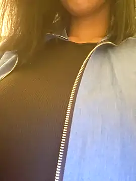 Snapshot of misscectito13 chatting on October 24, 7:43 pm misscectito13 online show from October 24, 7:43 pm