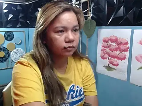 ambersmile online show from December 14, 9:30 pm