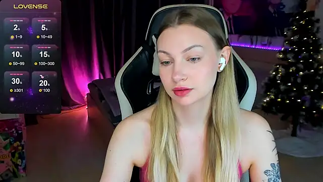 BiMolly online show from December 20, 7:21 pm