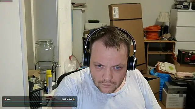 Snapshot of sexyhotboy87 chatting on December 23, 4:33 am sexyhotboy87 online show from December 23, 4:33 am