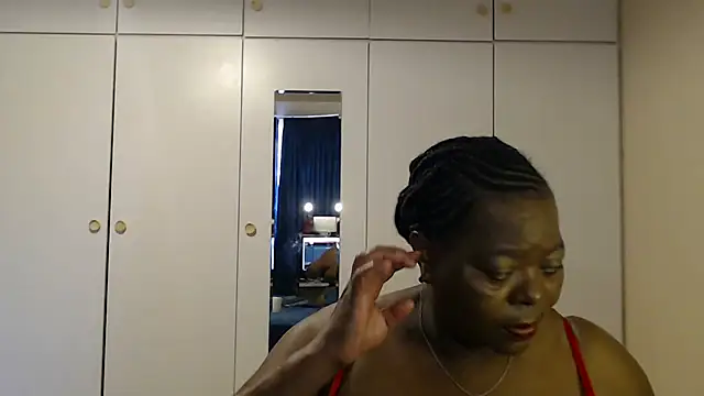 Snapshot of MatureBoobsDiva chatting on October 15, 2:39 pm MatureBoobsDiva online show from October 15, 2:39 pm